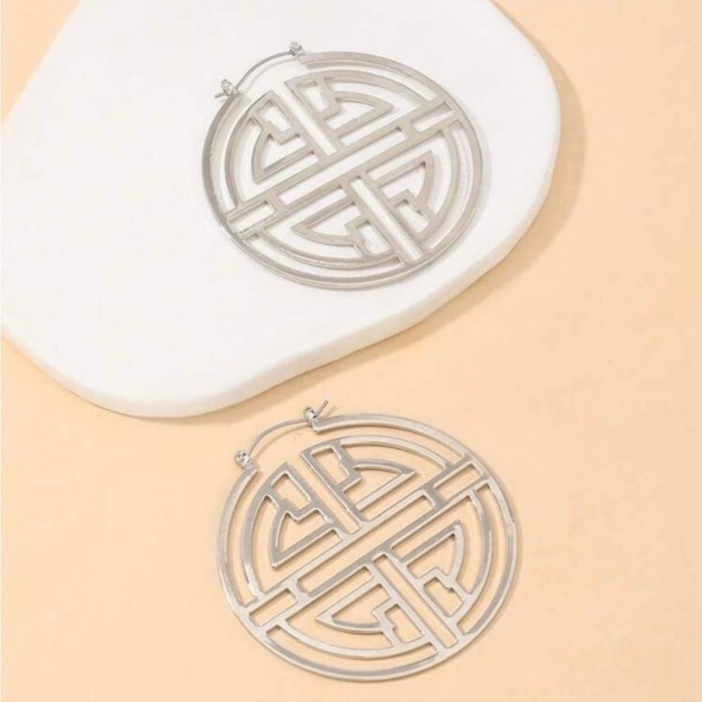 ✨NEW Elegant Silver tone Geometric Earrings - Picture 2 of 5